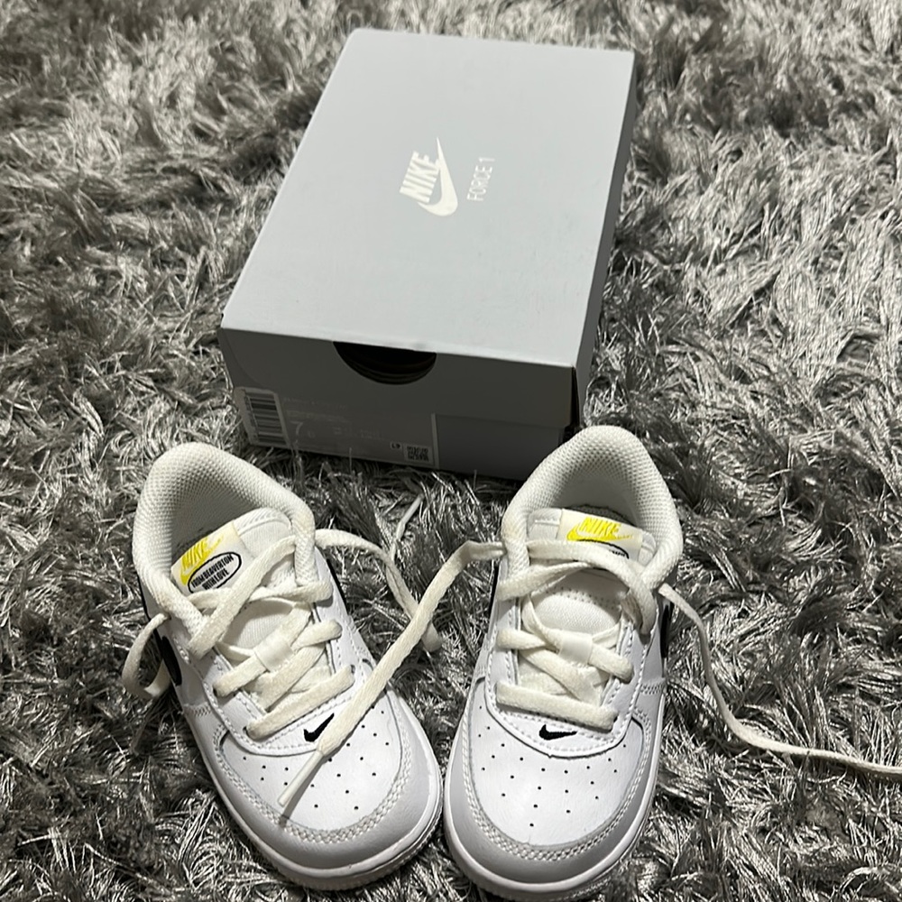 Nike Air Force 1
